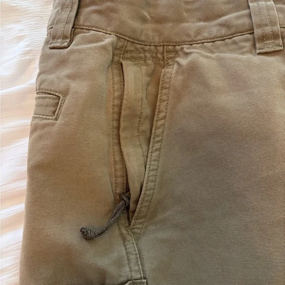 Columbia Outdoor Utility Khaki shorts - size 30” waist - Picture 3 of 8